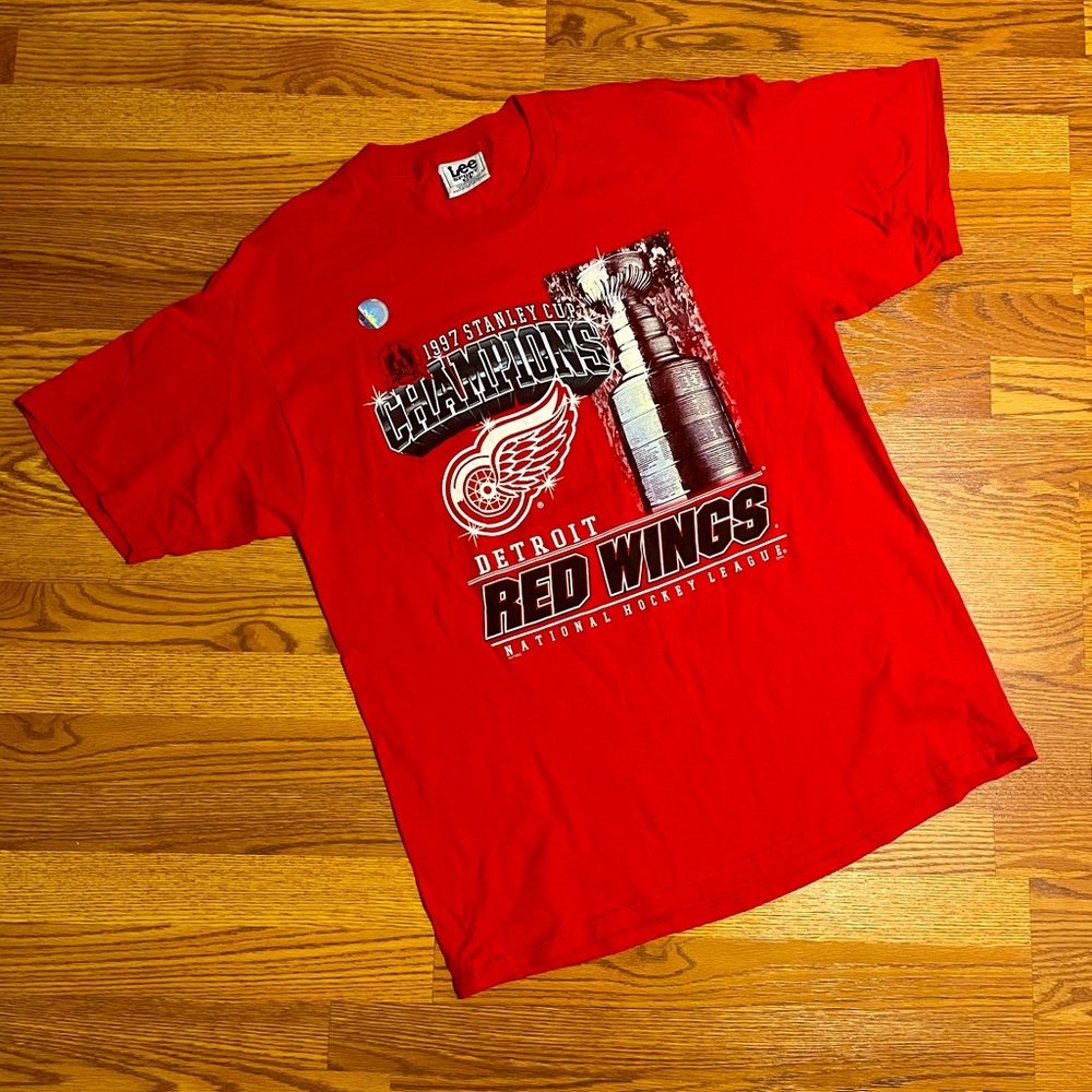 Vintage 1997 Detroit Red Wings Stanley Cup Champions T-Shirt